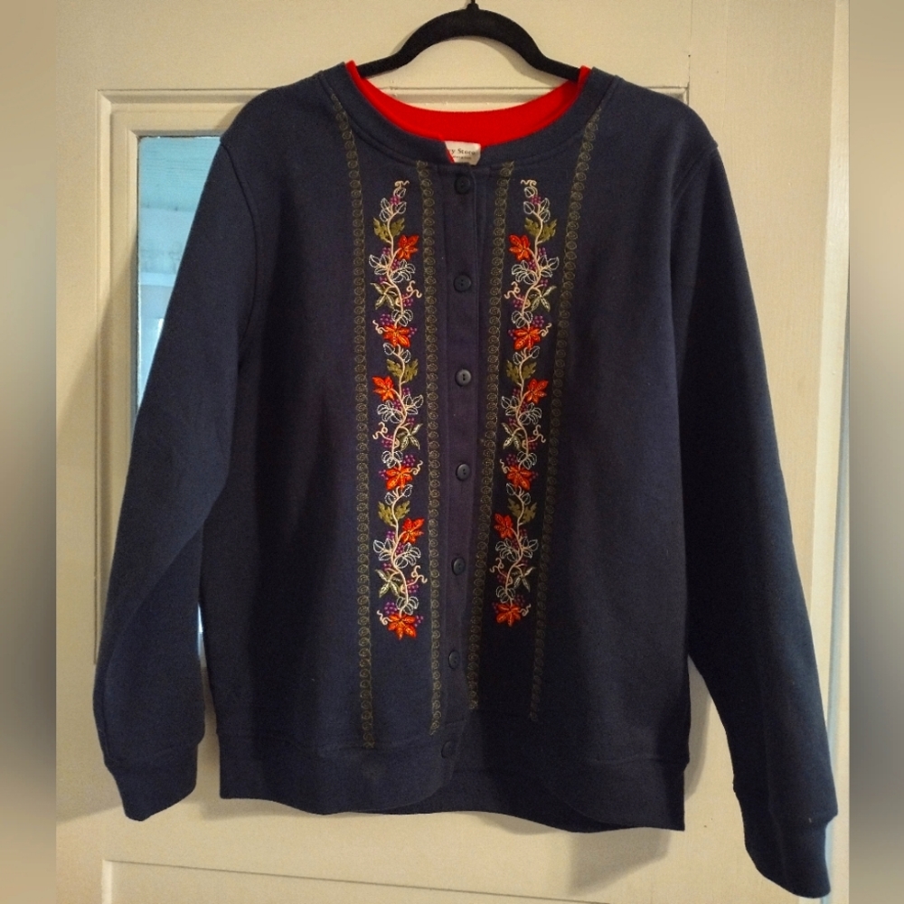 Button-up, embroidered sweater/sweatshirt